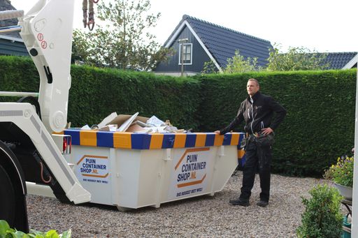 Dakafval container